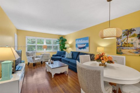 Condo in Lauderdale Lakes, Florida, 1 bedroom № 2007134