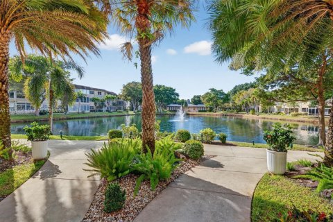 Condo in Lauderdale Lakes, Florida, 1 bedroom  № 2007134 - photo 21