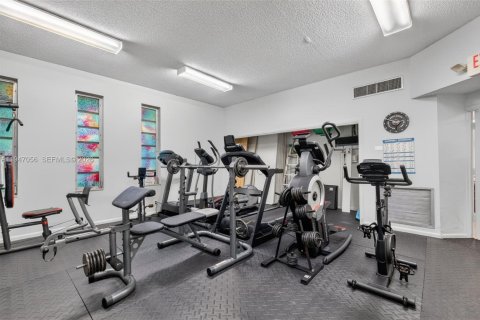 Condo in Lauderdale Lakes, Florida, 1 bedroom  № 2007134 - photo 27