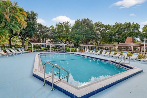 Condo in Lauderdale Lakes, Florida, 1 bedroom  № 2007134 - photo 29