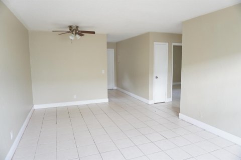 Appartement à louer à Riviera Beach, Floride: 2 chambres, 60.39 m2 № 2439408 - photo 5