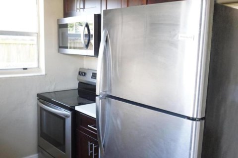 Appartement à louer à Riviera Beach, Floride: 2 chambres, 60.39 m2 № 2439408 - photo 2