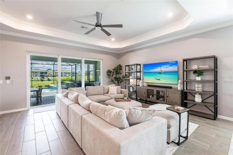 House in Punta Gorda, Florida 4 bedrooms, 206.99 sq.m. № 1893897 - photo 8