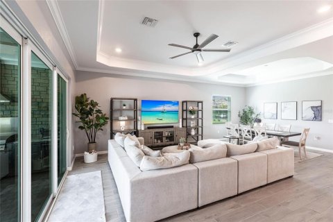 House in Punta Gorda, Florida 4 bedrooms, 206.99 sq.m. № 1893897 - photo 6