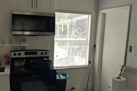 Villa ou maison à vendre à Miami, Floride: 2 chambres, 113.9 m2 № 2066615 - photo 7