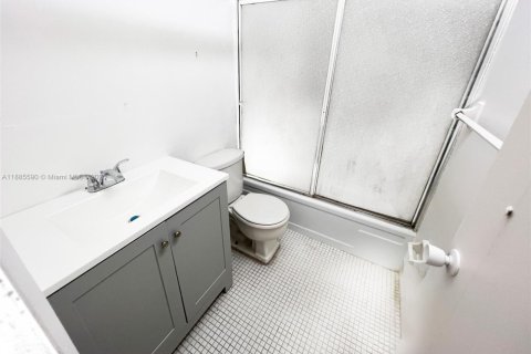 Снять в аренду кондоминиум в Лодерхилл, Флорида 2 спальни, 76.92м2, № 2013887 - фото 13