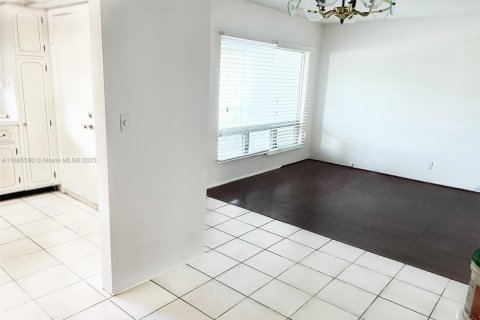 Снять в аренду кондоминиум в Лодерхилл, Флорида 2 спальни, 76.92м2, № 2013887 - фото 9