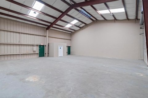Commercial property in Tarpon Springs, Florida 620.12 sq.m. № 2239171 - photo 11