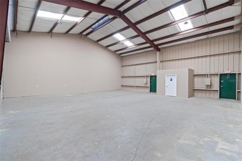 Commercial property in Tarpon Springs, Florida 620.12 sq.m. № 2239171 - photo 14