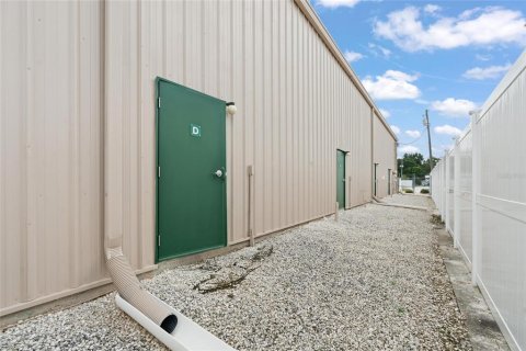 Commercial property in Tarpon Springs, Florida 620.12 sq.m. № 2239171 - photo 16