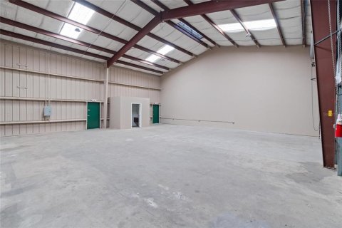 Commercial property in Tarpon Springs, Florida 620.12 sq.m. № 2239171 - photo 5