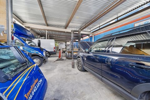Propiedad comercial en venta en Miami, Florida № 1671084 - foto 10