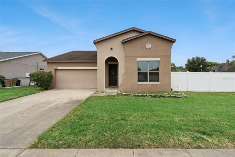 Villa ou maison à Kissimmee, Floride 4 chambres, 157.75 m2 № 2266603