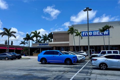 Condo in Hallandale Beach, Florida, 1 bedroom  № 1834143 - photo 16
