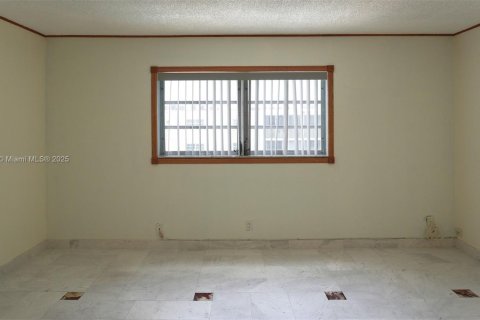 Condo in Hallandale Beach, Florida, 1 bedroom  № 1834143 - photo 7