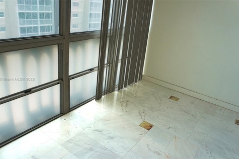 Condo in Hallandale Beach, Florida, 1 bedroom  № 1834143 - photo 6