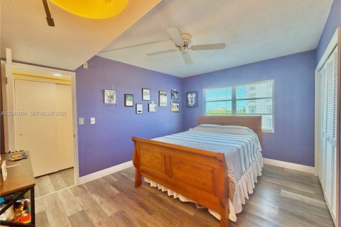 Condo in Pompano Beach, Florida, 3 bedrooms № 2185897 - photo 28
