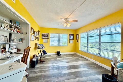 Condo in Pompano Beach, Florida, 3 bedrooms № 2185897 - photo 21