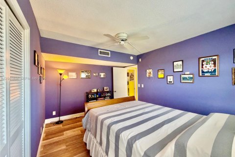 Condo in Pompano Beach, Florida, 3 bedrooms № 2185897 - photo 29