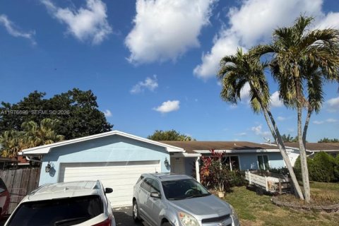 Дом в Тамарак, Флорида 4 спальни, 166.67м2 № 2040687