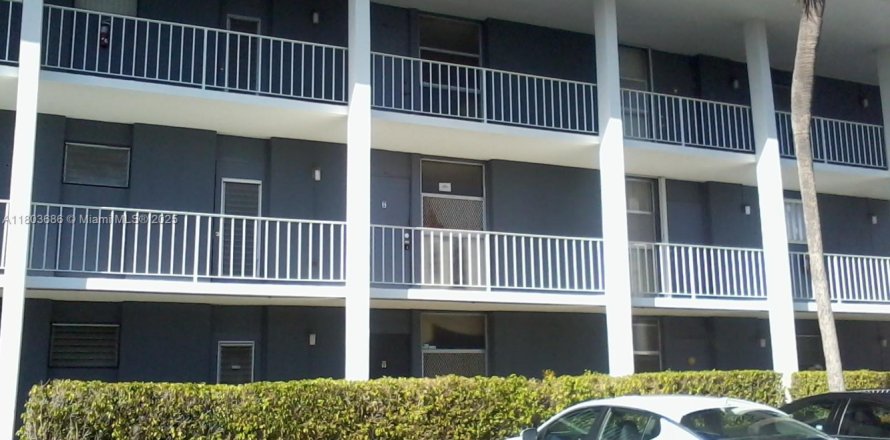 Condo in Deerfield Beach, Florida, 2 bedrooms  № 1688995