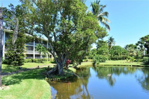 Condo in Deerfield Beach, Florida, 2 bedrooms  № 1688995 - photo 14