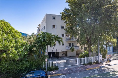 Condo in Miami Beach, Florida, 1 bedroom № 2090556