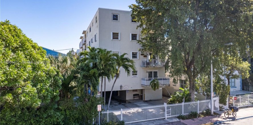 Condominio en Miami Beach, Florida, 1 dormitorio  № 2090556