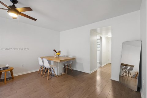 Condominio en venta en Miami Beach, Florida, 1 dormitorio, 57.13 m2 № 2090556 - foto 6