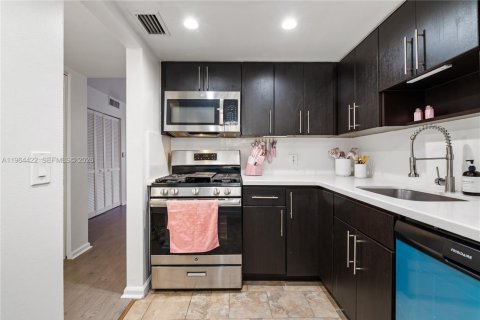 Condominio en venta en Miami Beach, Florida, 1 dormitorio, 57.13 m2 № 2090556 - foto 11