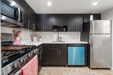 Condominio en venta en Miami Beach, Florida, 1 dormitorio, 57.13 m2 № 2090556 - foto 12