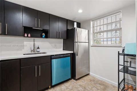 Condominio en venta en Miami Beach, Florida, 1 dormitorio, 57.13 m2 № 2090556 - foto 13