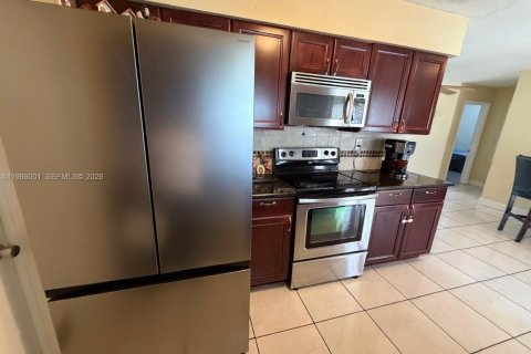 House in Fort Lauderdale, Florida 3 bedrooms, 125.51 sq.m. № 2048336 - photo 13