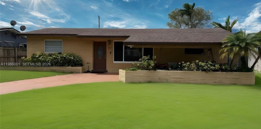House in Fort Lauderdale, Florida 3 bedrooms, 125.51 sq.m. № 2048336