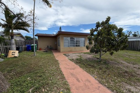 House in Fort Lauderdale, Florida 3 bedrooms, 125.51 sq.m. № 2048336 - photo 26