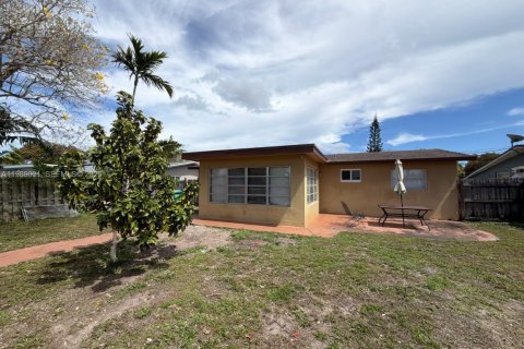 House in Fort Lauderdale, Florida 3 bedrooms, 125.51 sq.m. № 2048336 - photo 29