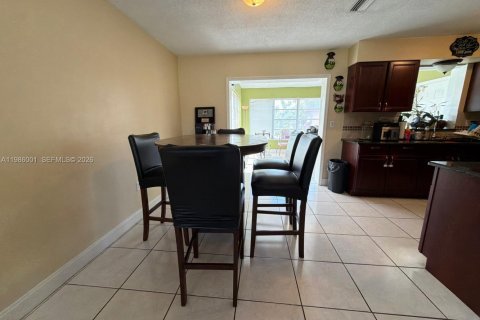 House in Fort Lauderdale, Florida 3 bedrooms, 125.51 sq.m. № 2048336 - photo 9