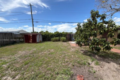 House in Fort Lauderdale, Florida 3 bedrooms, 125.51 sq.m. № 2048336 - photo 27