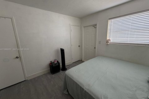 House in Fort Lauderdale, Florida 3 bedrooms, 125.51 sq.m. № 2048336 - photo 15