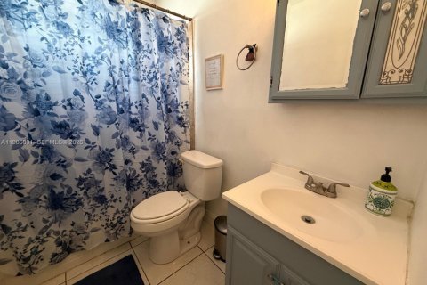 House in Fort Lauderdale, Florida 3 bedrooms, 125.51 sq.m. № 2048336 - photo 20