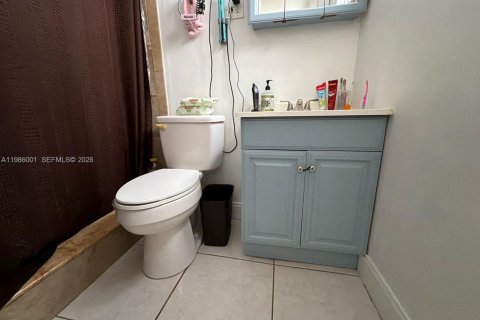 House in Fort Lauderdale, Florida 3 bedrooms, 125.51 sq.m. № 2048336 - photo 19