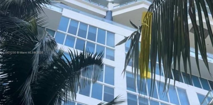 Condo in Miami, Florida, 2 bedrooms  № 2081830