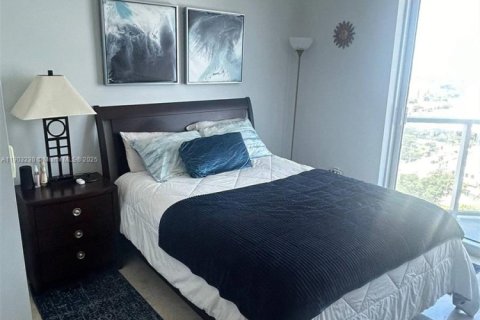 Condo in Miami, Florida, 2 bedrooms  № 2081830 - photo 21