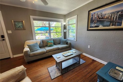 House in Clearwater, Florida 2 bedrooms, 70.88 sq.m. № 1831924 - photo 6