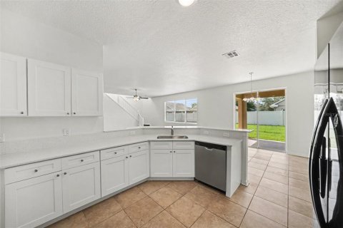 Villa ou maison à vendre à Kissimmee, Floride: 3 chambres, 244.61 m2 № 2308386 - photo 16
