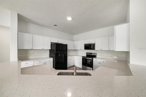 Villa ou maison à vendre à Kissimmee, Floride: 3 chambres, 244.61 m2 № 2308386 - photo 14
