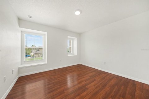 Villa ou maison à vendre à Kissimmee, Floride: 3 chambres, 244.61 m2 № 2308386 - photo 21