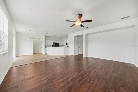 Villa ou maison à vendre à Kissimmee, Floride: 3 chambres, 244.61 m2 № 2308386 - photo 12