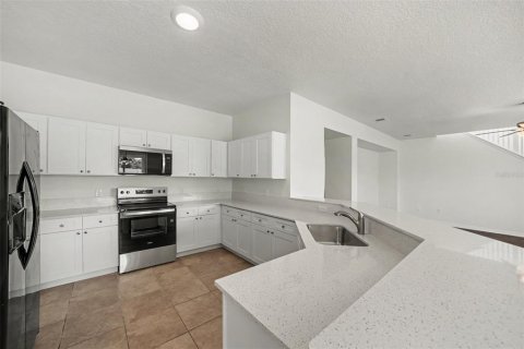 Villa ou maison à vendre à Kissimmee, Floride: 3 chambres, 244.61 m2 № 2308386 - photo 15