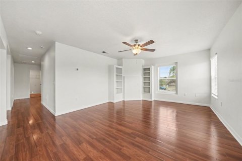 Villa ou maison à vendre à Kissimmee, Floride: 3 chambres, 244.61 m2 № 2308386 - photo 8